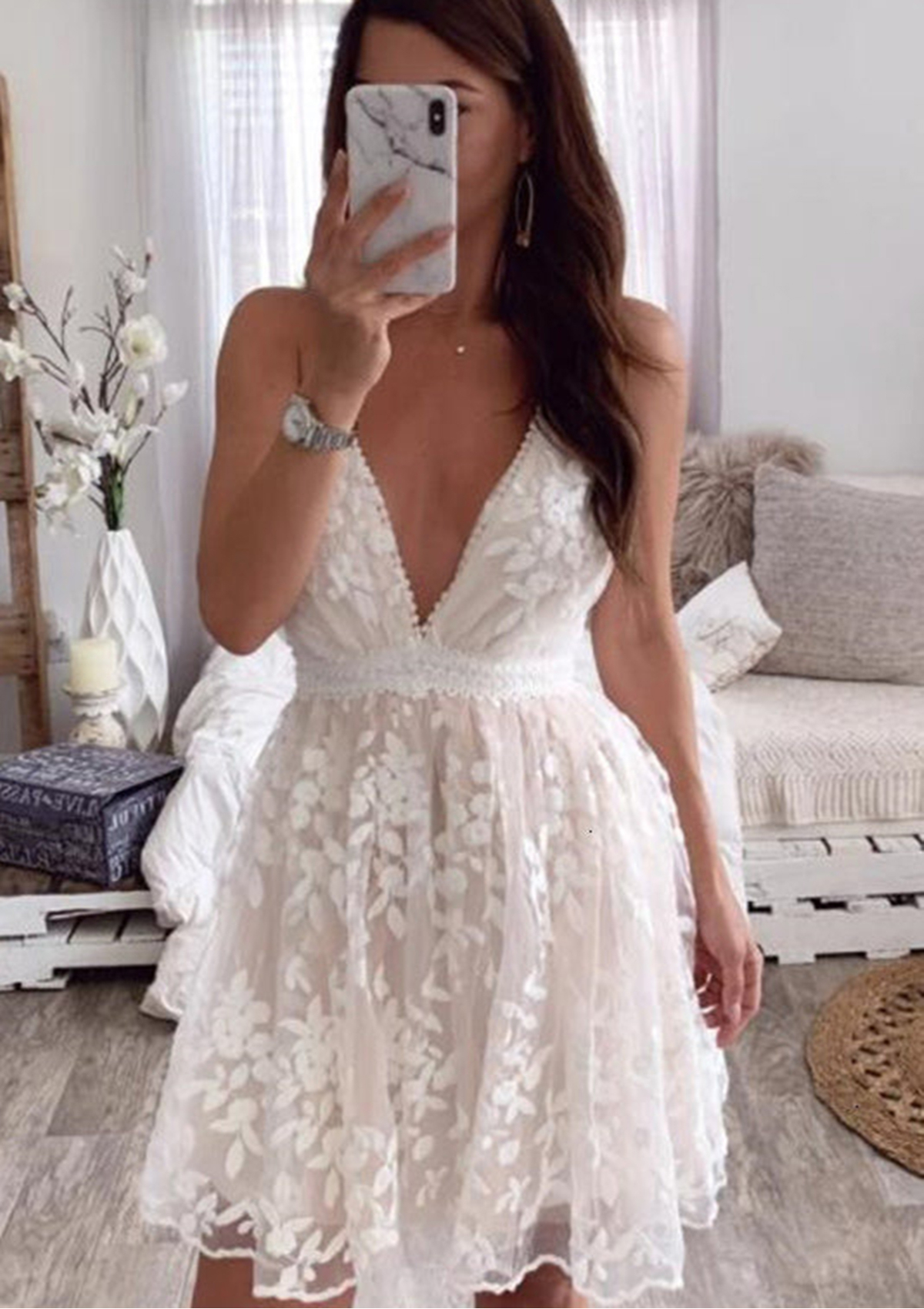 Romantic A-line V Neck Lace Short/Mini Homecoming Dress