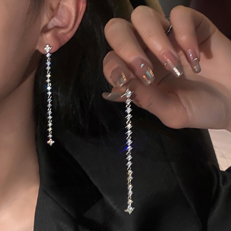 Charming Chic Women's Female Line Alloy Earrings